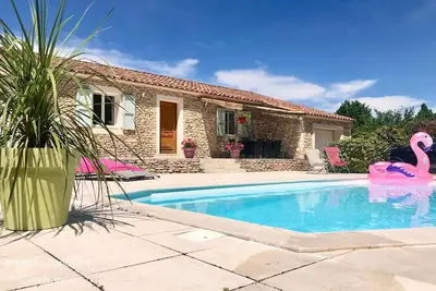 Image de Maison La Luberonne Gordes Vaucluse ProvencePiscine chauffée, villa climatisée