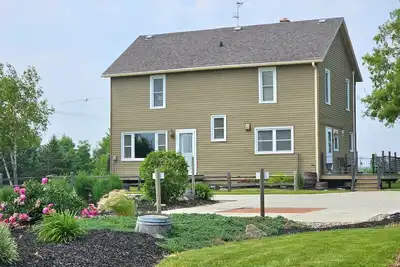 Image de Wyatt's Country Home - King Bed!