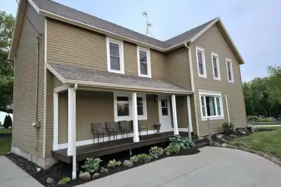 Image de Country Cheese Factory - King Bed!