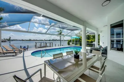 Image de Super Last Minute Deal, Luxury villa with lakeview