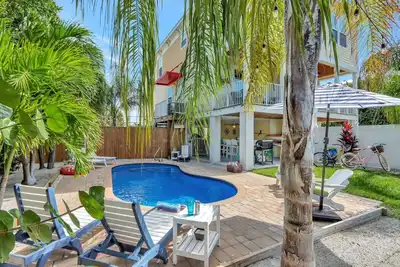 Image de New Listing: Waterfront Home w/ Private Heated Pool, Dock, Bikes, Kayak, Paddleboards. . . and so much more! !