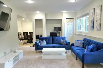 Image de Bright modern space close to all the action!