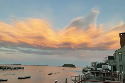 Image de Harbor Square downtown Camden. Sweet 2nd floor, 2 bdrm condo. Walk everywhere!