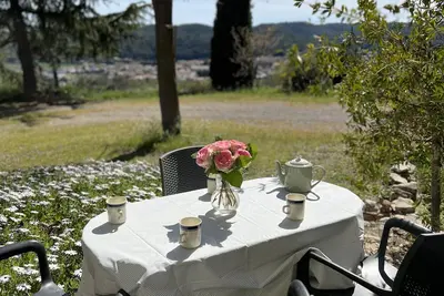 Image de Gîte 2/4 personnes avec Piscine et Vue sur la vallée de l'Orb