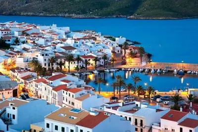 Image de 3 Bedroom Apartment, with great sea views