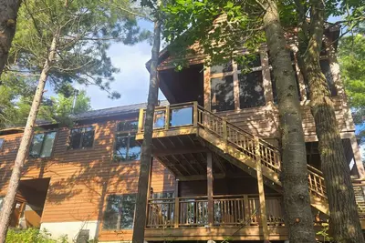 Image de Muskoka Waterfront Cottage on 54 acres, 10 minutes from Gravenhurst
