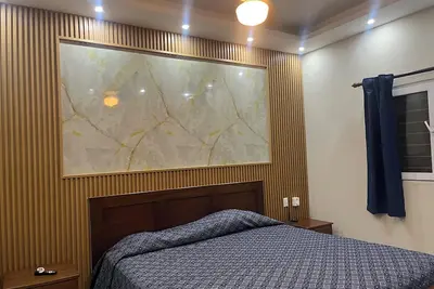 Image de A Downtown one bedroom 1. 5 bathroom condo.