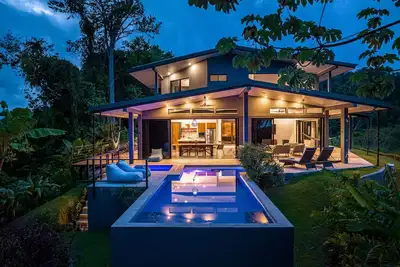 Image de New Luxury Home - 180 degree Ocean Views - Pool/Hot tub -Sleeps 11 - Chef avail