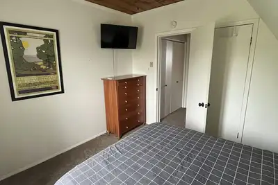 Image de Cozy Chalet with Lake Michigan view, beach, pool and rec activities