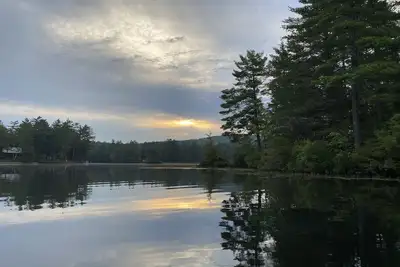 Image de Beautiful cottage in the Lakes Region on Hermit Lake