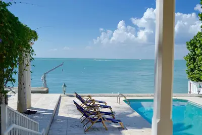Image de Spectacular 6 bedrooms waterfront in the exclusive island of Key Biscayne
