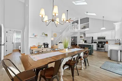 Image de Lakehouse Views near Downtown & the Landing