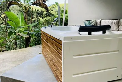 Image de The Guest House at Caguas Villa - Private Trails & River