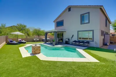 Image de 1/2 Mi to Lake: Home w/ Hot Tub & Pool in Goodyear