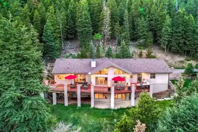 Image de Above The Clouds  12 miles to skiing and tubing