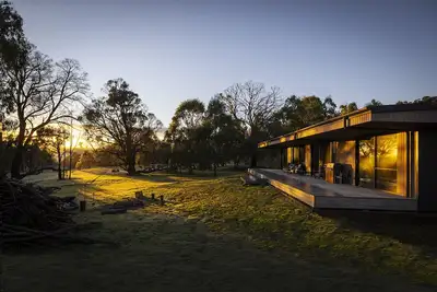 Image de Luxury home set on 20 acres of secluded bushland.