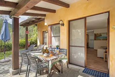 Image de Appartement \"Chalet Salvia\" avec vue sur les montagnes, piscine partagée et Wi-Fi.
