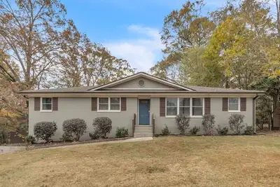 Image de Cute house in quiet neighborhood - near everything - bring your pets!