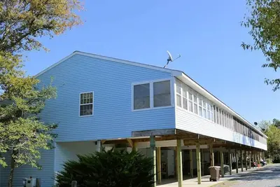 Image de Island Retreat - Nice 3br Townhome - Close to Town, Screened porch No Linens