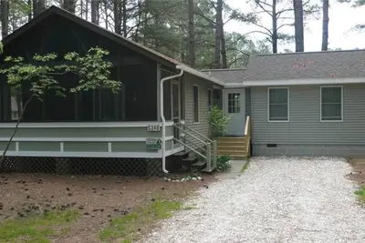 Image de Kate's Cottage - Nice location, large screened  porch. No Linens & Towels