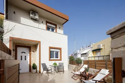 Amalthea house, 10min walking from Rethymno center, soon with terrace and jacuzzi