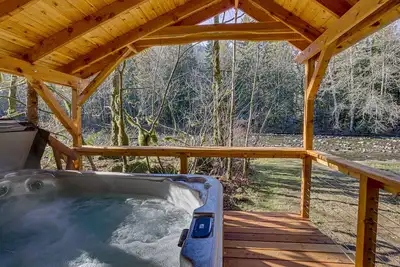 Image de Thistle Dew: Salmon River romantic retreat, deck, hot tub and Wood Stove
