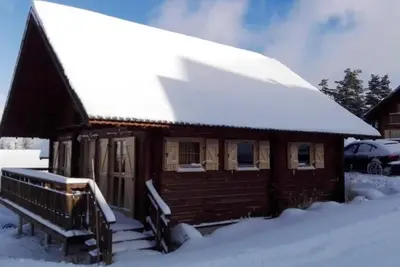 Image de Chalet, 350m du centre station, piscine, sauna, terrasse, cheminée ou poêle à bois, télévision, 85m²