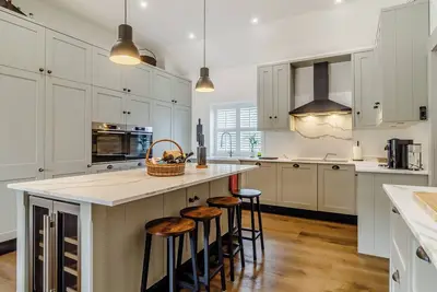 Image de 4 bedroom accommodation in Barnham