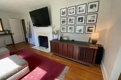 Image de Mid Century Home w/ Outdoor Living