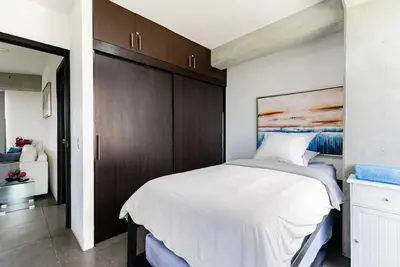 Image de Secure apartment and high rise zone 10 -Guatemala Ciudad