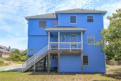 Image de Play All Day - 6br Oceanside home - Short walk to beach, Private Pool, Dogs Allowed