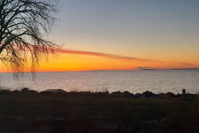 Image de Cheerful House on Lake Erie
