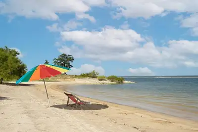 Image de Stunning Lake House 4Bdm w/ Sandy Beach Access