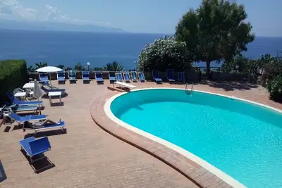 Image de The House in Paradise