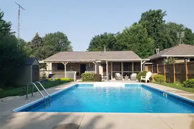 Image de Private Poolside Escape near Point Pelee