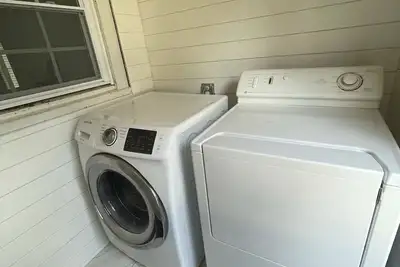 Image de Rennovated 2 Br \/ 1 Bath Apt Close to Shopping, Restaurants, Concord & Charlotte