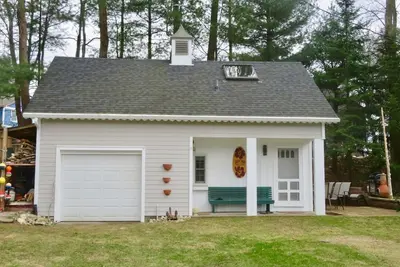 Image de Acorn Hill Cabin with Pentwater Lake Access