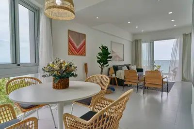 Image de Caribbean Sunrise @ beachfront apartment
