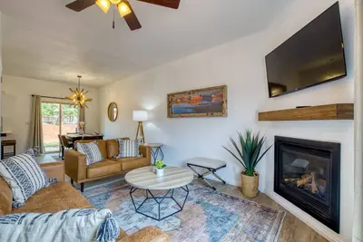 Image de Red Rock Hideaway w/3 Br, community pool/ hot tub