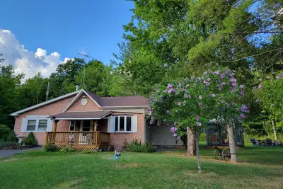 Image de Private Secluded Mountain View Cottage w/ Pond 15 minutes to Windham