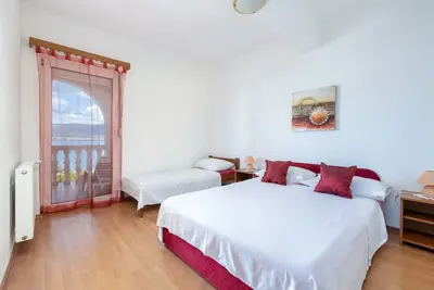 Image de Appartement d'une chambre prés de la plage Arbanija, Ciovo (A-19527-a)