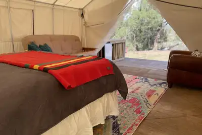 Image de Elk Ridge Casita/Glamping in large canvas tent with stunning views