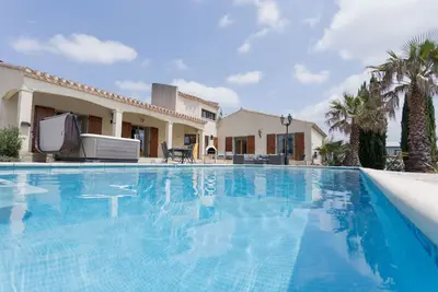 Image de Villa moderne avec piscine privée