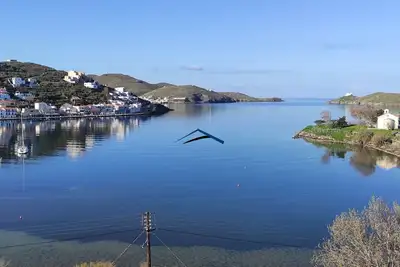 Image de Amazing apartment overlooking the bay of Vourkari. Sq