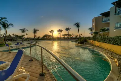 Image de 2 bd/3 ba condo with private patio, jacuzzi