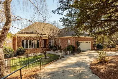 Image de Luxury Home, LakesIde in Pinehurst