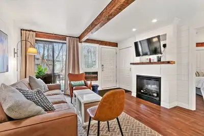 Image de Holiday Hideaway at Abbey Springs |Beautifully Renovated |Patio & Deck |Pool |Beach |Clubhouse |Golf