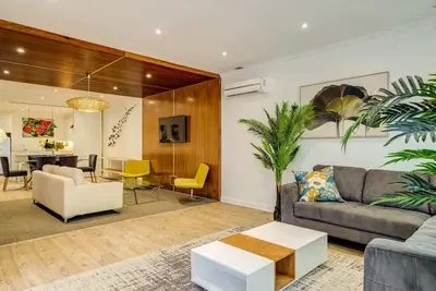 Image de Contemporary Apartment close to the Radisson (Majolica)