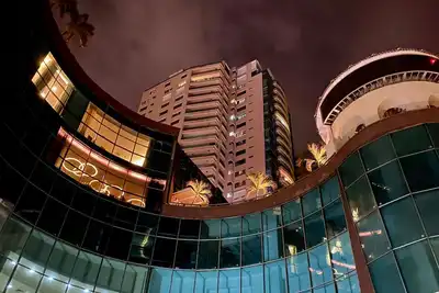 Image de Exclusive 2bdr in Luxury Tower, Boardwalk near all amenities