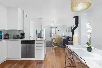 Image de Private Unc Townhome with Parking & 2 Bedrooms